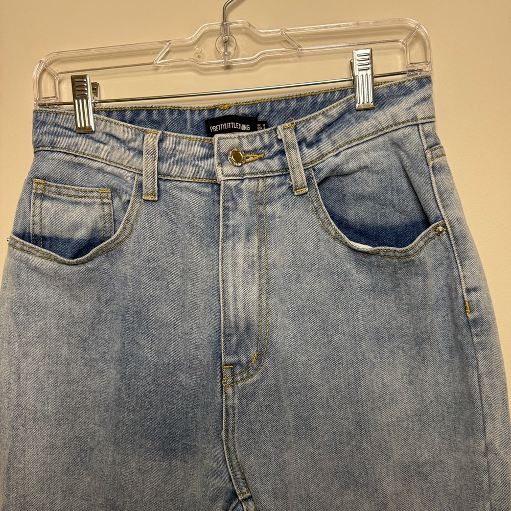 PrettyLittleThing light blue wash long leg jeans with raw hem- size 6 - Picture 2 of 10